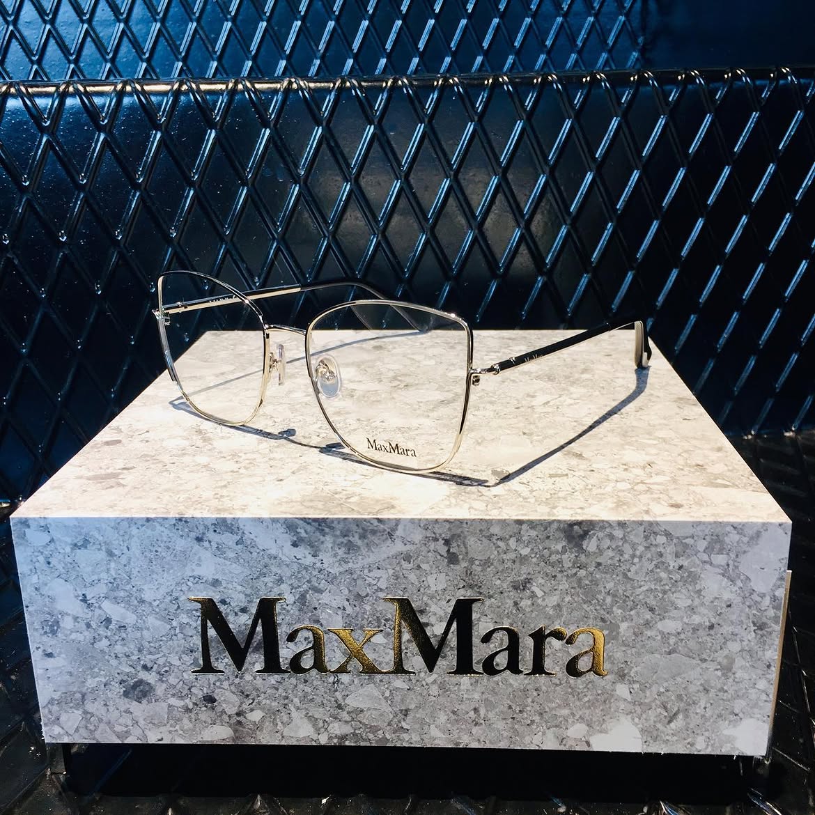 MaxMara metall a Instagram